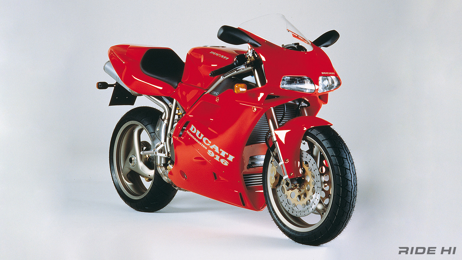 DUCATIを世界一流へ押し上げた916の秀逸さと美しさ!?【このバイクに